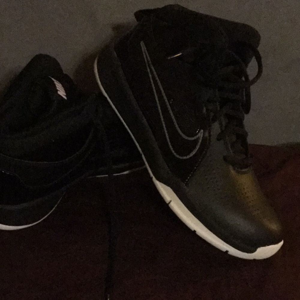 Kid Nike size 7 black and white
